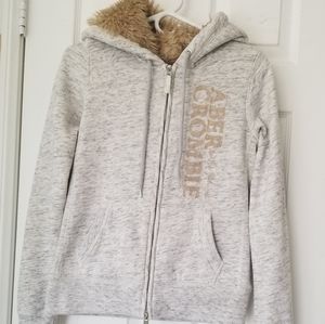 Abercrombie & Fitch sweater with fur inside,size M